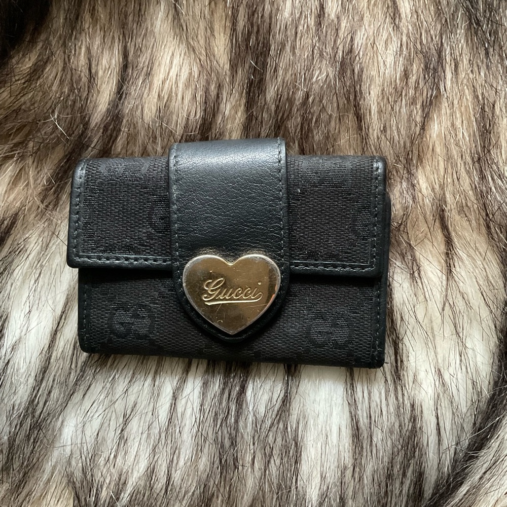 Gucci Black keys holder with Gold Heart Detail